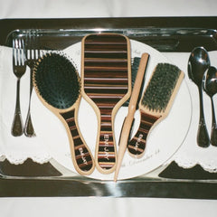 FLAT BRUSH IN NIGHTCAP