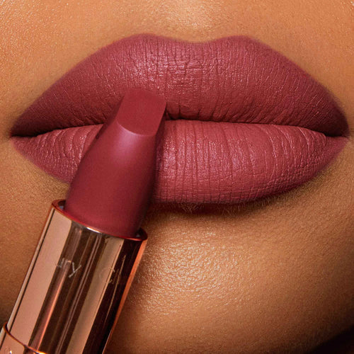 Matte Revolution Lipstick "M.i. Kiss"